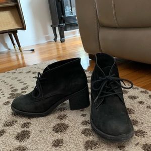 High heel black laced boots